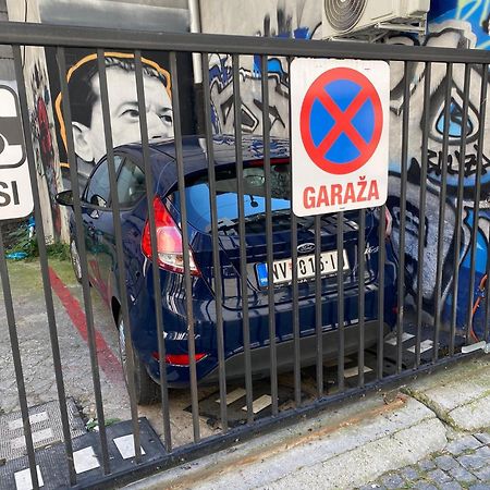 Apartment In Belgrade With Small Parking Space エクステリア 写真