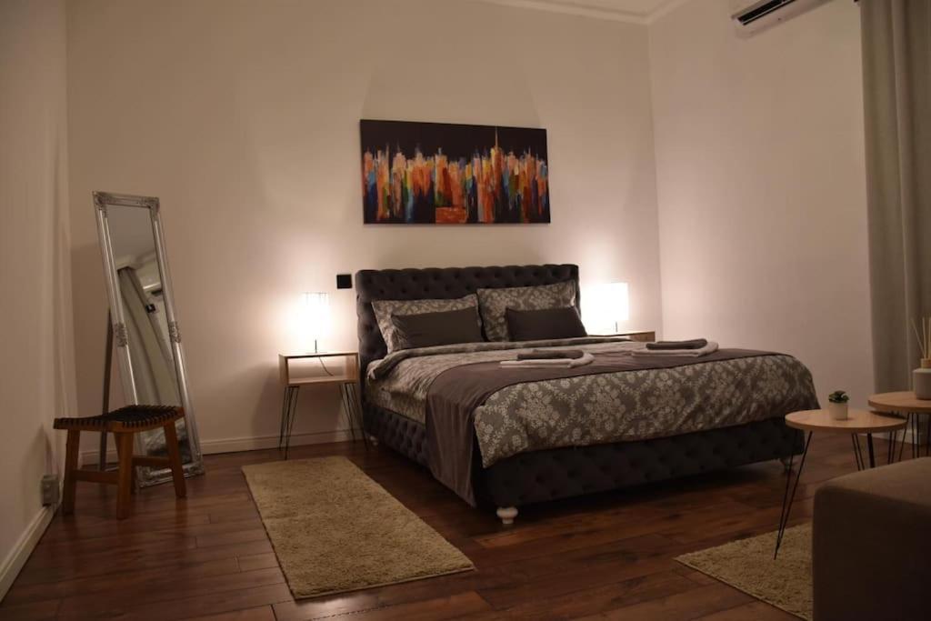 Apartment In Belgrade With Small Parking Space エクステリア 写真