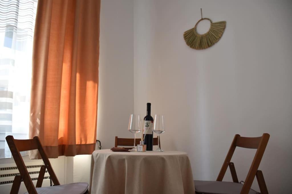 Apartment In Belgrade With Small Parking Space エクステリア 写真